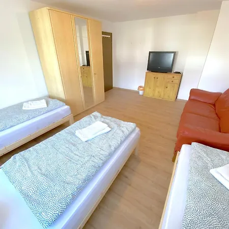 Iv 12 Personen - Monteurzimmer - - Kronwieden Apartament Loiching