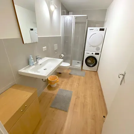 Iv 12 Personen - Monteurzimmer - - Kronwieden Loiching